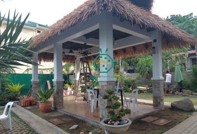 Proyecto de techo de paja anahaw de plástico para Homestay Inn de la isla de Luzón en Filipinas